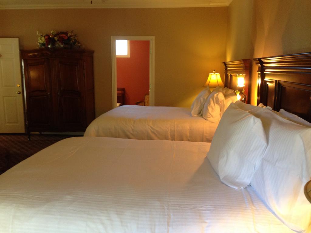The Sanford House Inn & Spa Arlington Extérieur photo