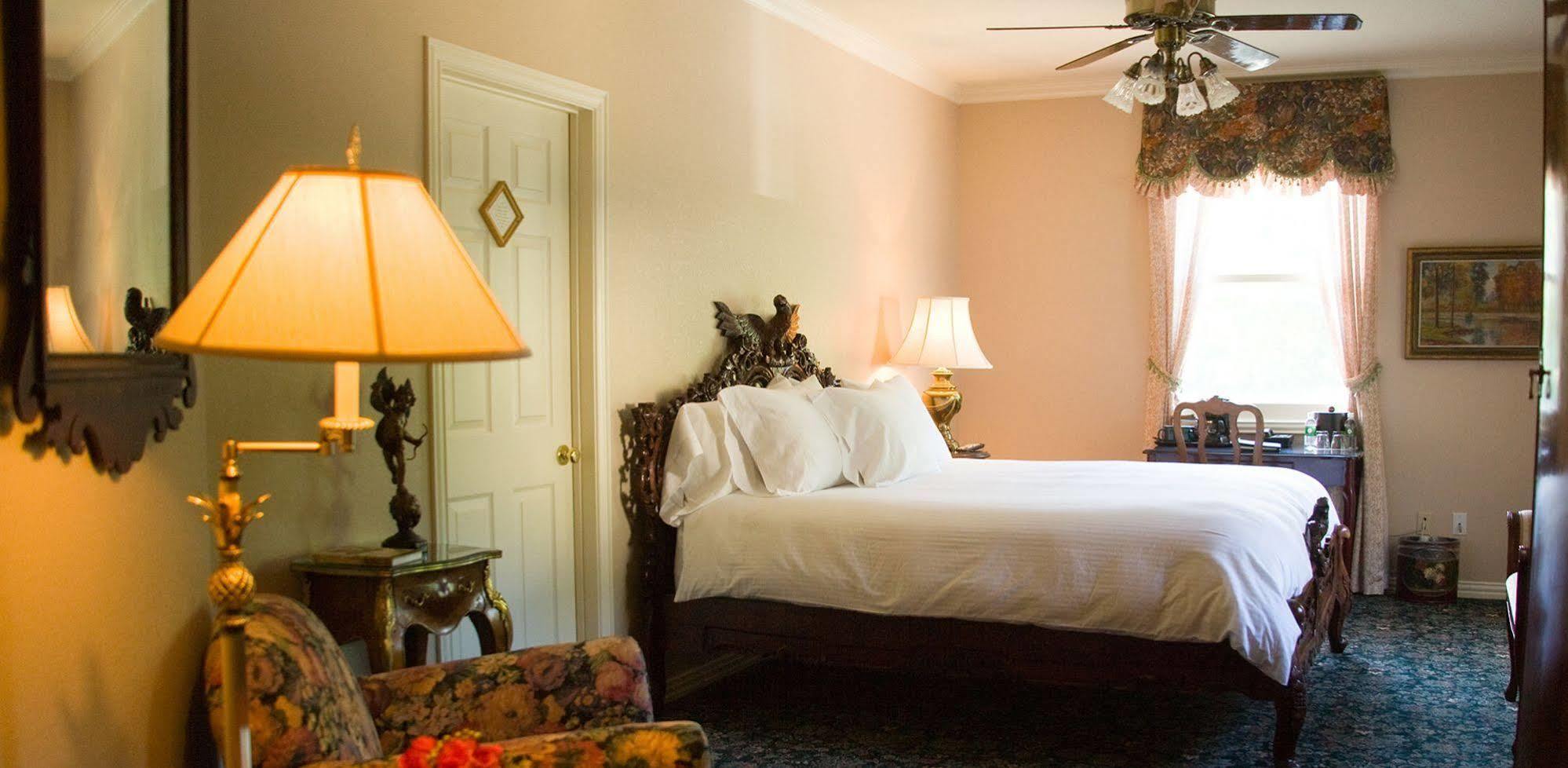 The Sanford House Inn & Spa Arlington Extérieur photo